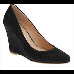Banana republic suede wedges, size 9